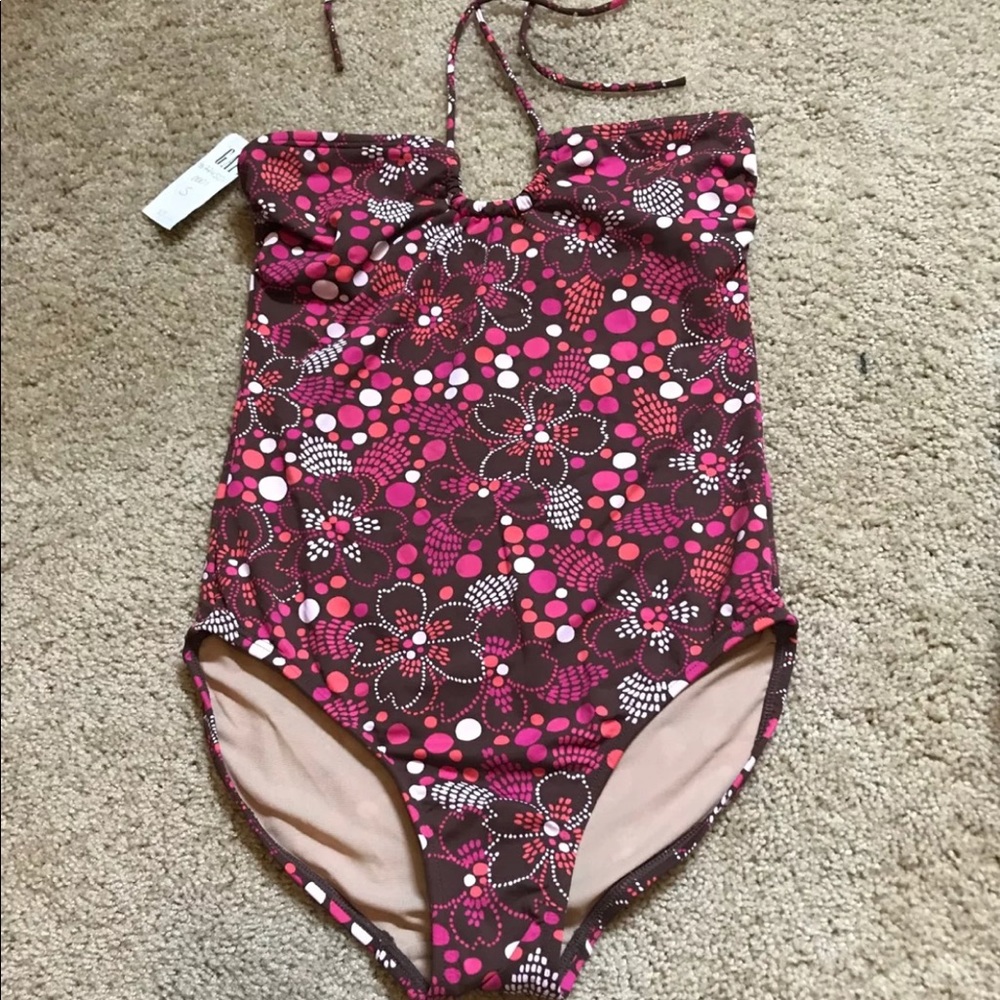 One piece swim